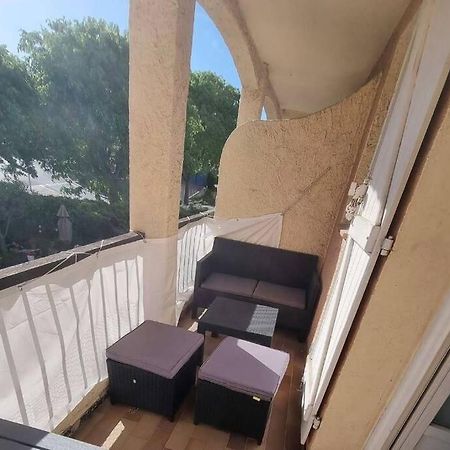 Bel appartement avec balcon et parking privé Le Beausset Exterior foto